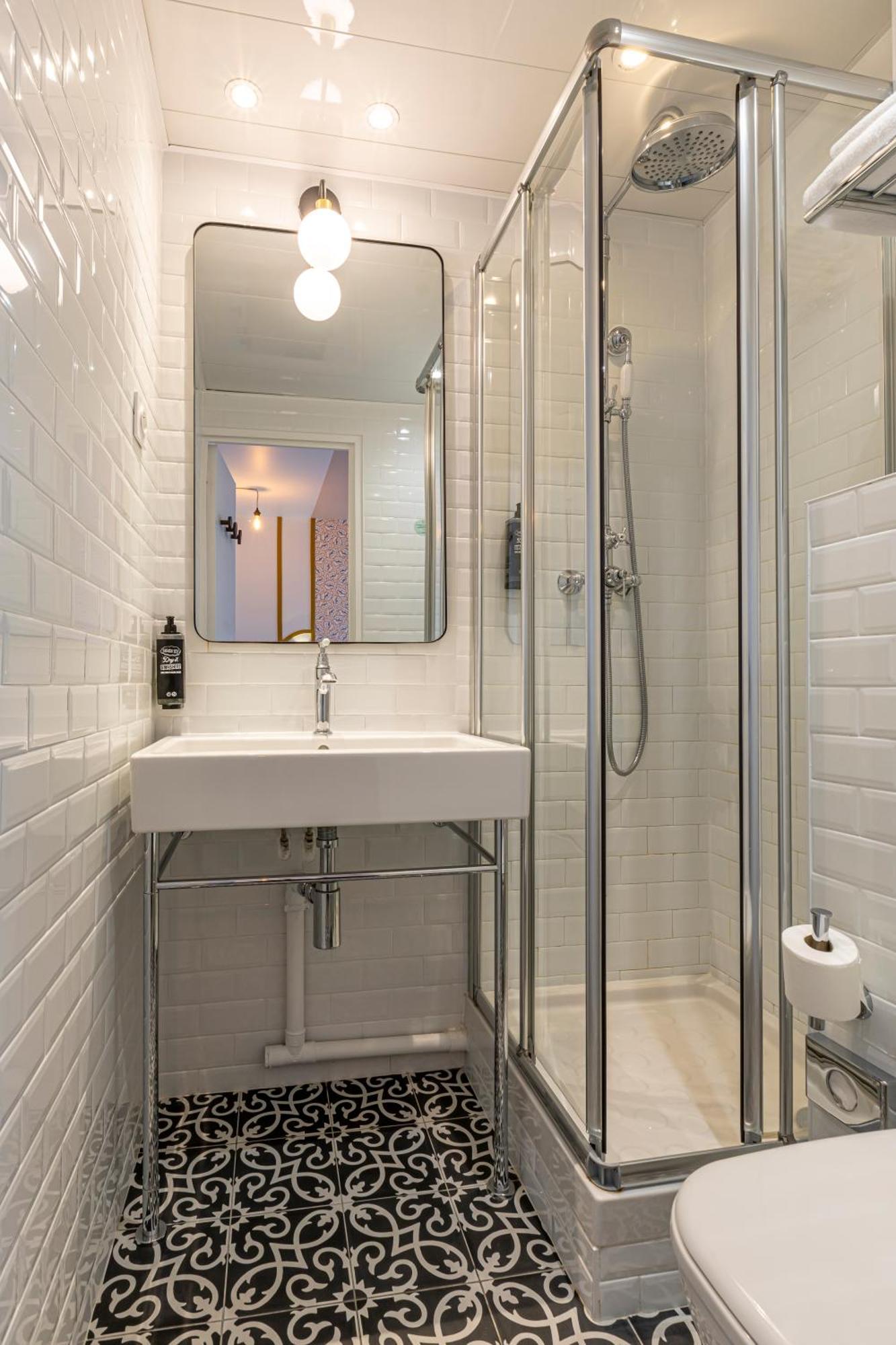 Standard Queen Room,1703546506:JPEG